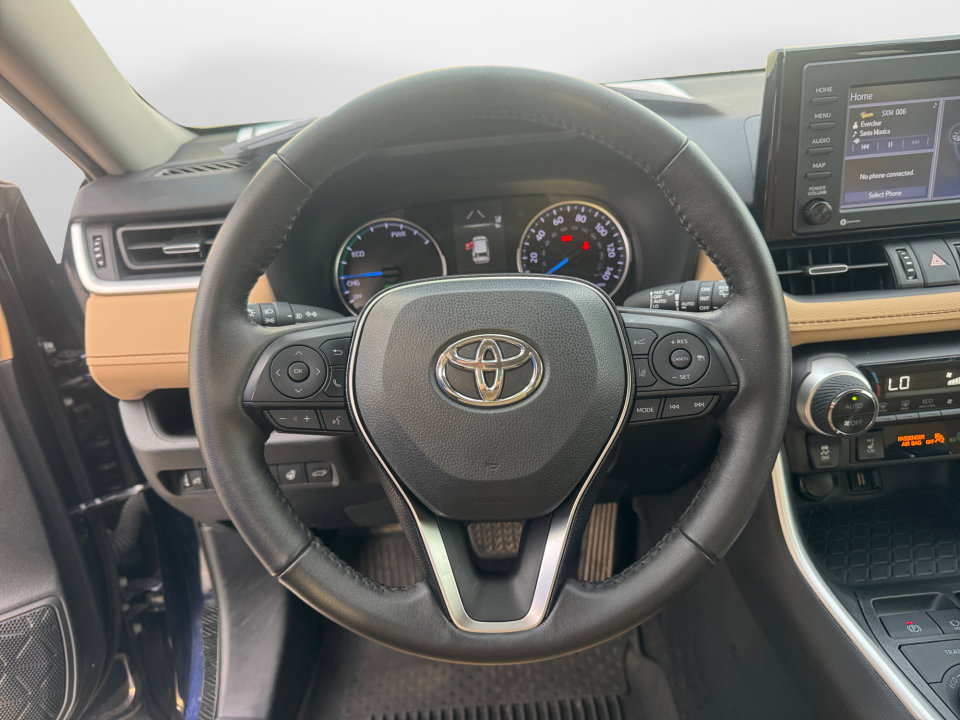 Used 2021 Toyota RAV4 XLE Premium image 13