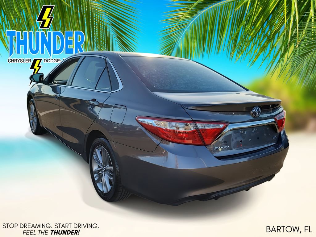 Used 2017 Toyota Camry SE image 3