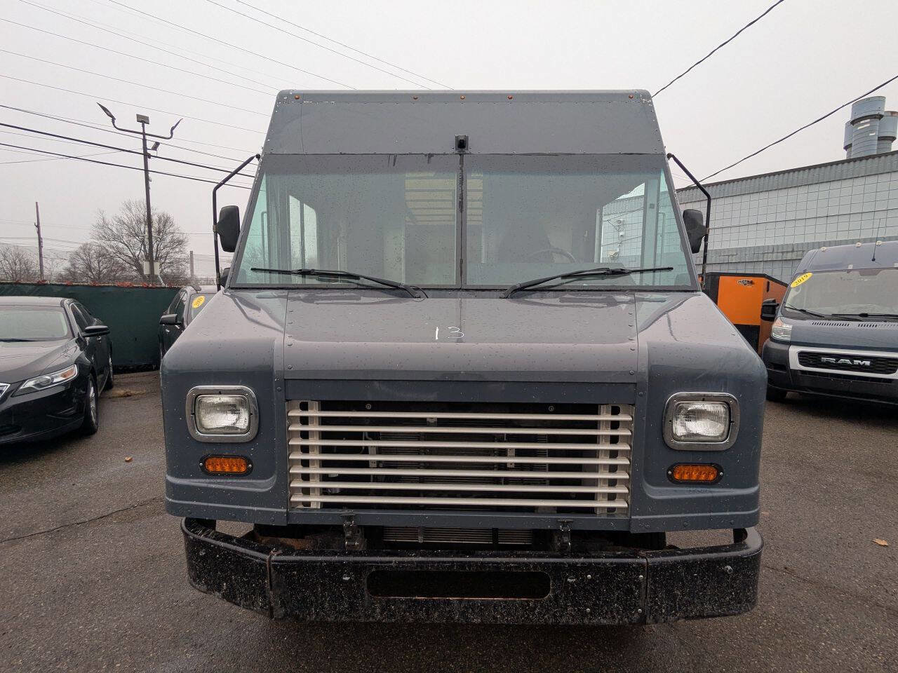 Used 2019 Ford E-450 and Econoline 450 Super Duty image 2