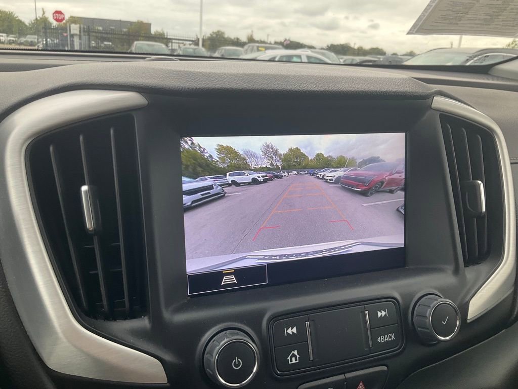 Used 2024 GMC Terrain SLT image 25