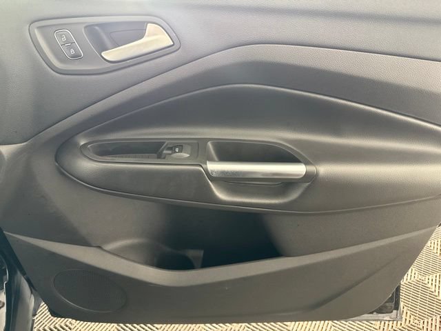 Used 2018 Ford Escape SE w/ Ford Safe & Smart Package FWD image 19