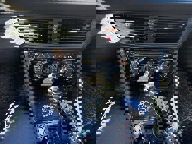 Certified 2023 Volkswagen Jetta SE w/ Panoramic Sunroof Package image 22