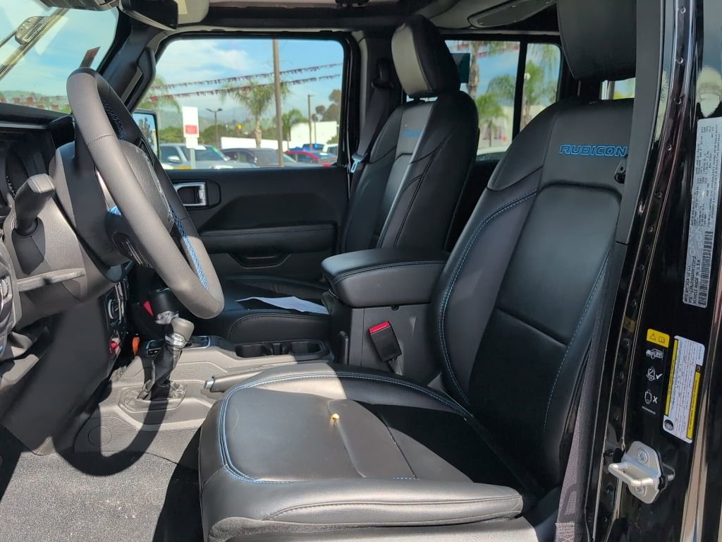 Used 2024 Jeep Wrangler Unlimited Rubicon 4xe image 9