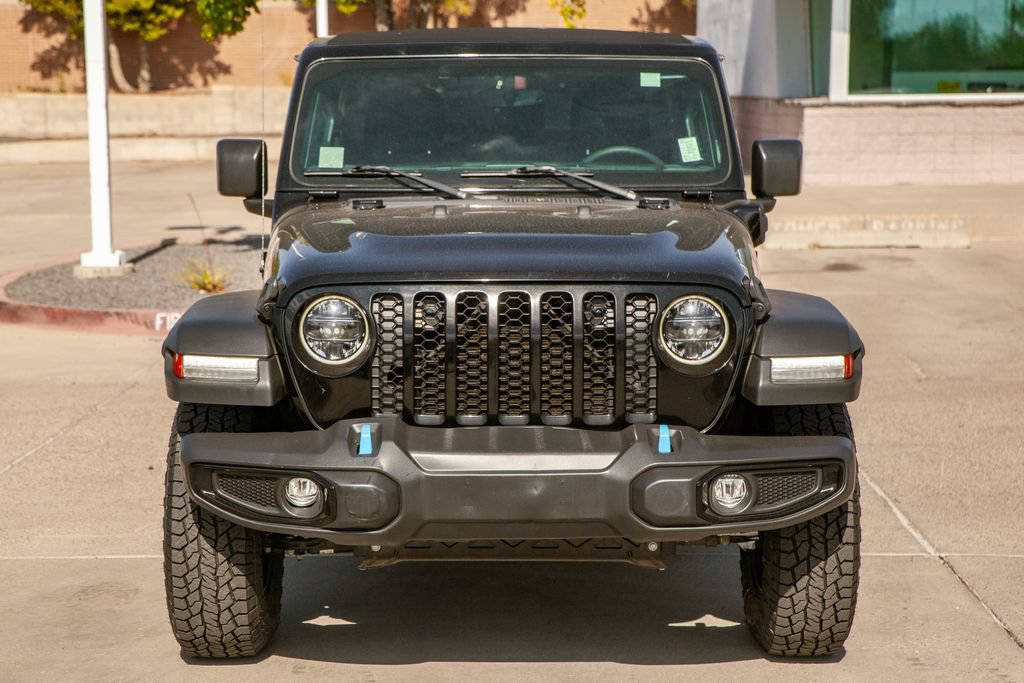 Used 2023 Jeep Wrangler Unlimited w/ Sun & Screen Package AWD/4WD image 3