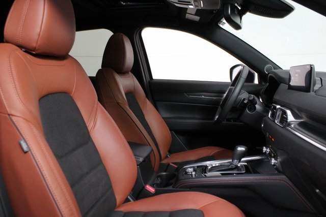 Used 2025 MAZDA CX-5 Carbon Edition image 12