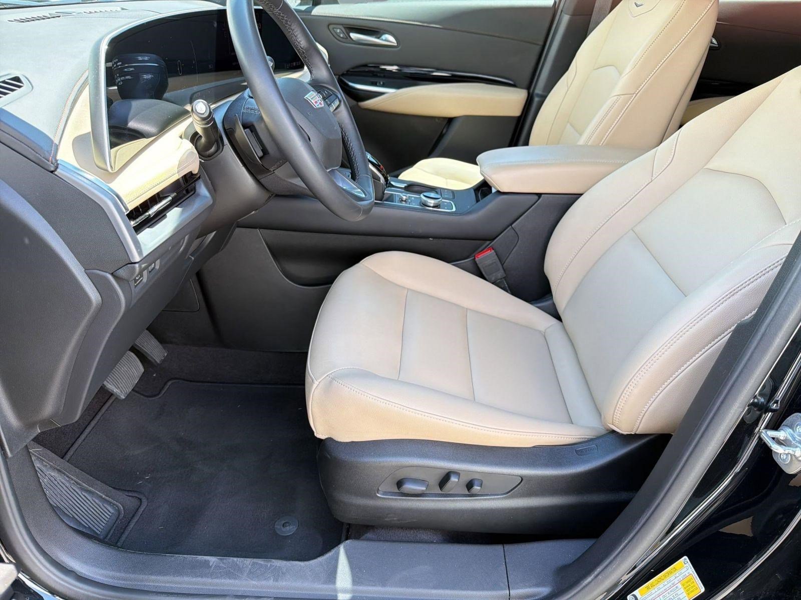 Certified 2024 Cadillac XT4 Luxury FWD image 4