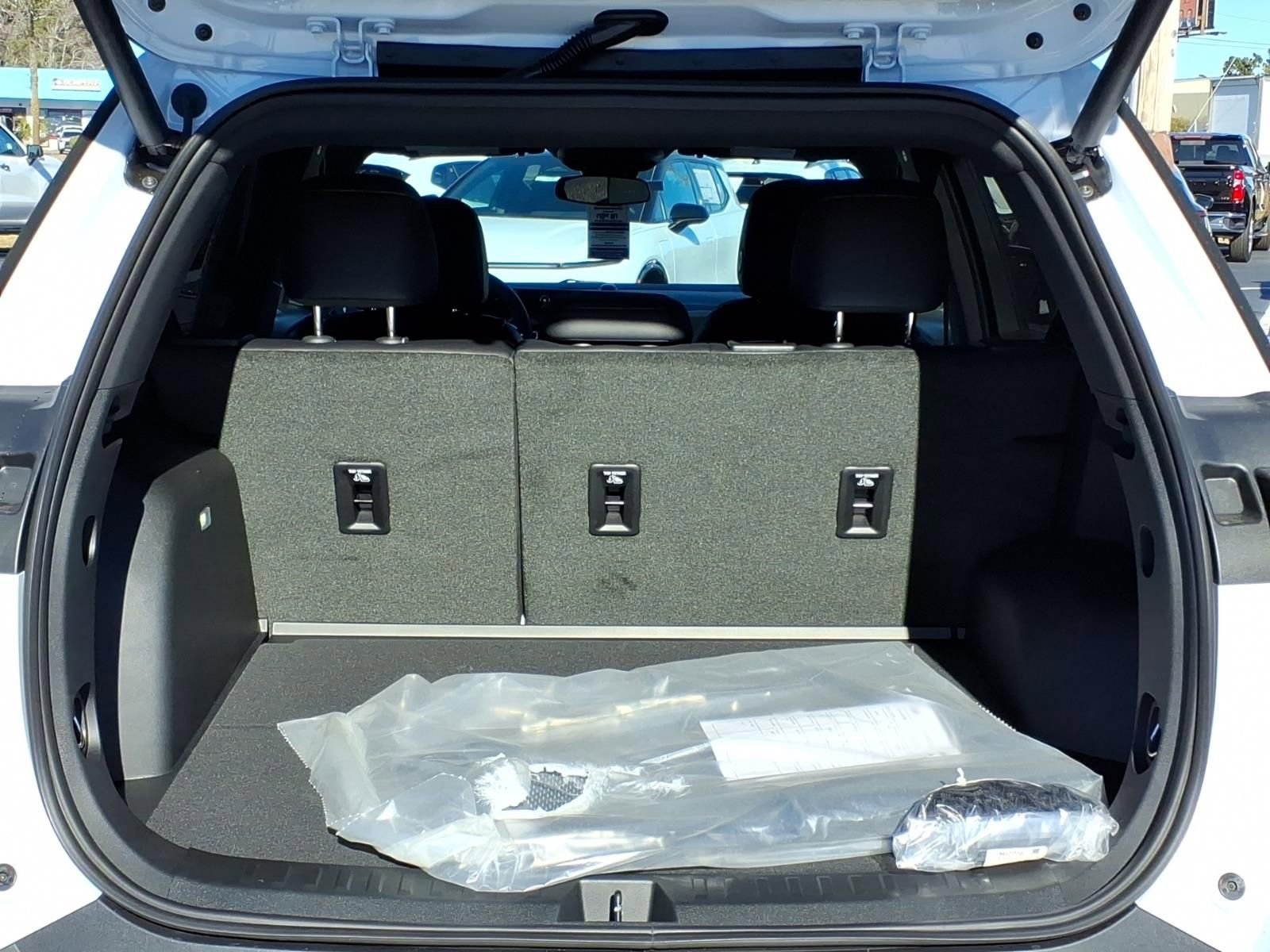 New 2026 Chevrolet Equinox ACTIV w/ Convenience Package III image 15