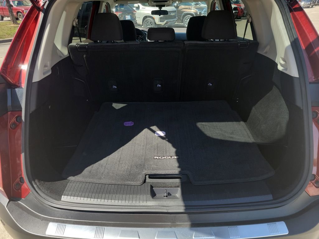 Used 2021 Nissan Rogue SV image 33