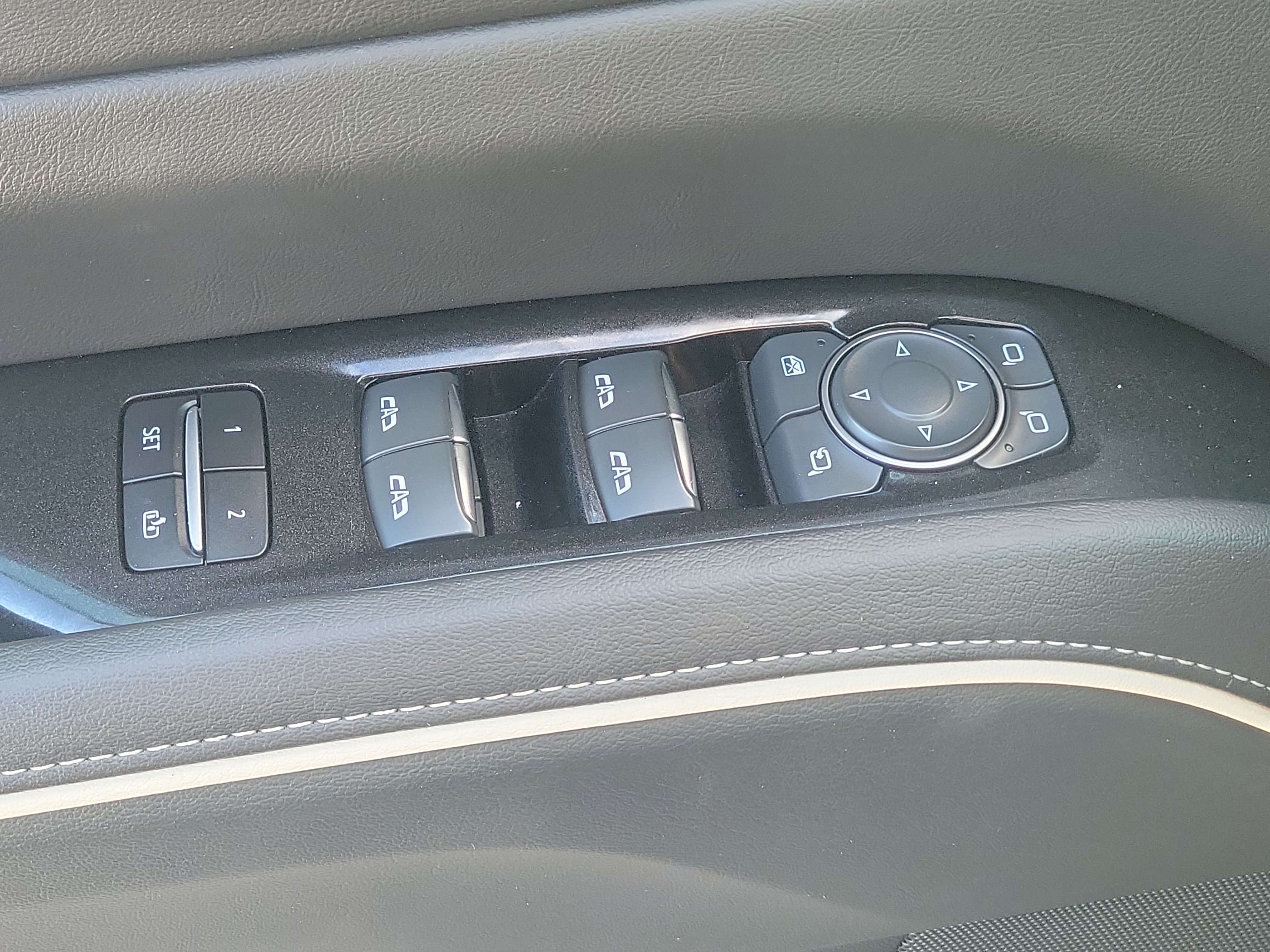 Used 2022 Cadillac Escalade Premium Luxury w/ Performance Package AWD/4WD image 36