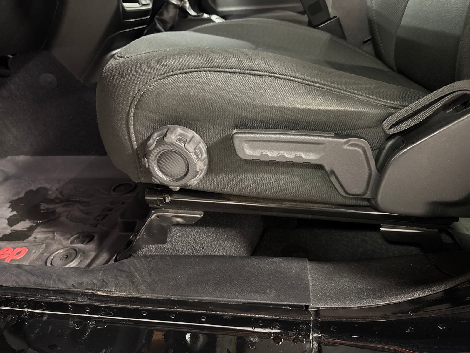 Used 2021 Jeep Gladiator Willys image 22