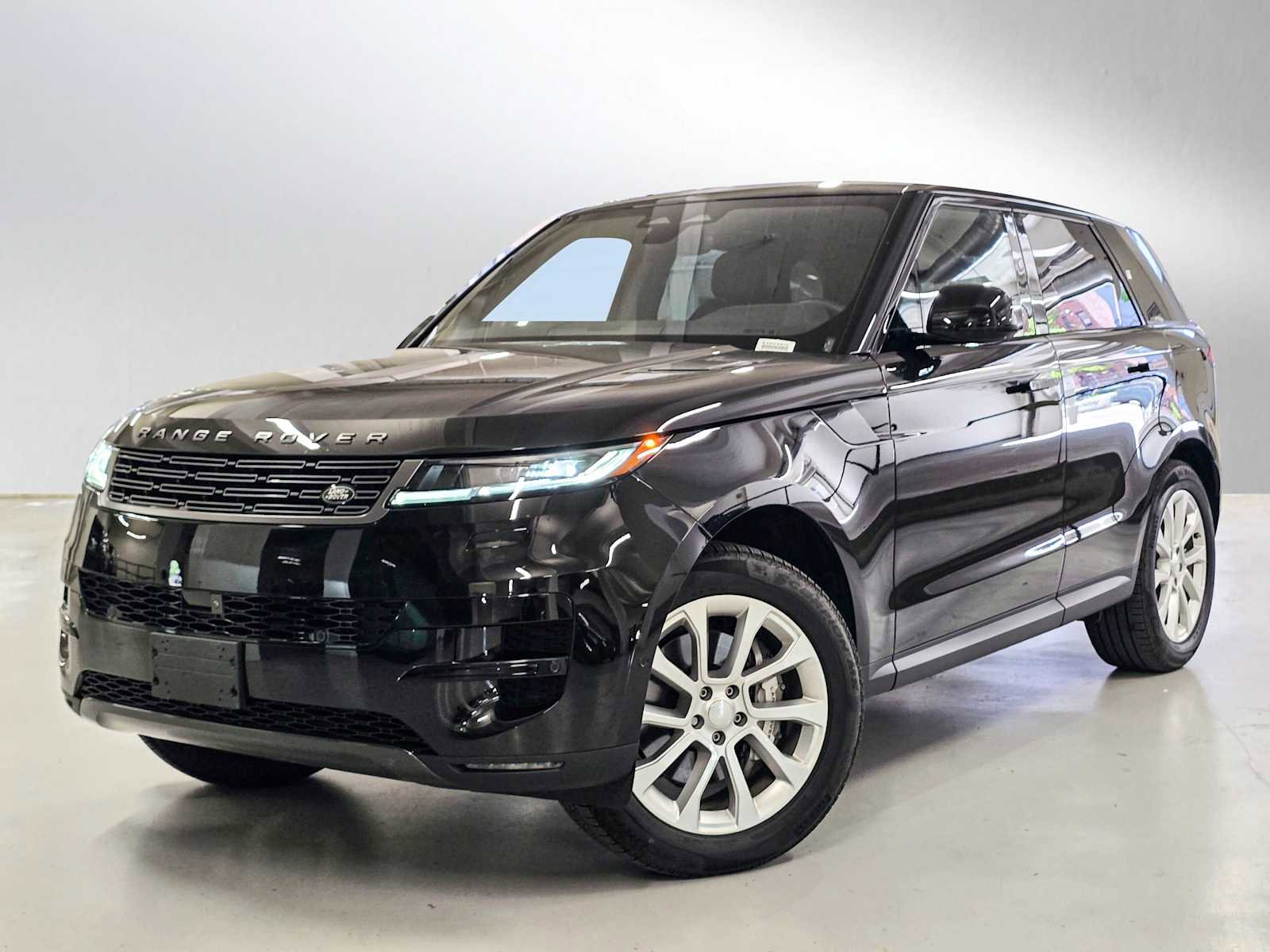 Used 2025 Land Rover Range Rover Sport SE