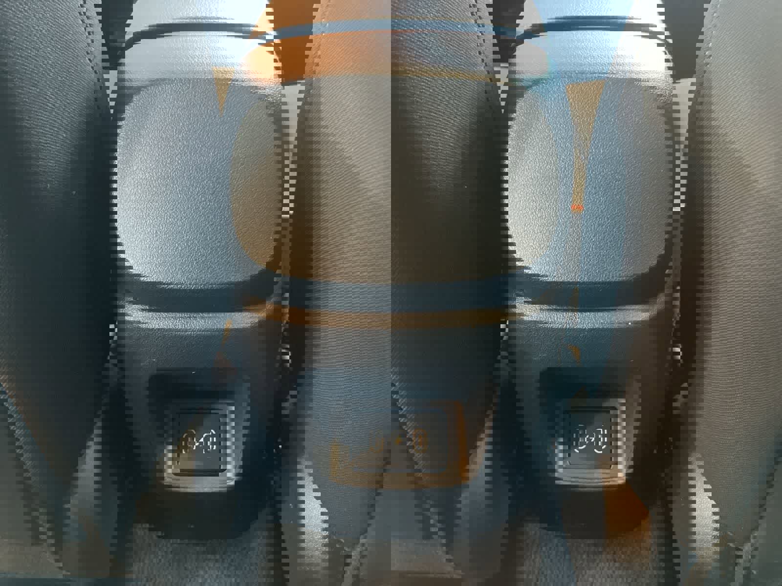 Used 2025 Hyundai Elantra SEL image 25