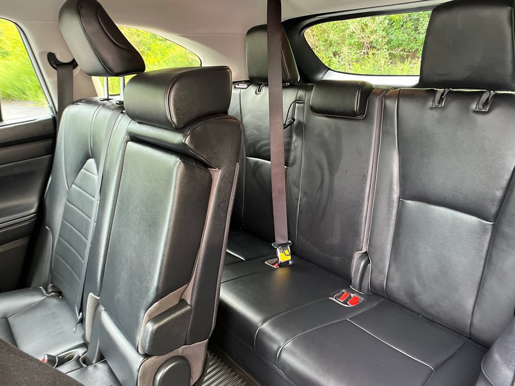 Used 2022 Toyota Highlander XLE AWD/4WD image 23
