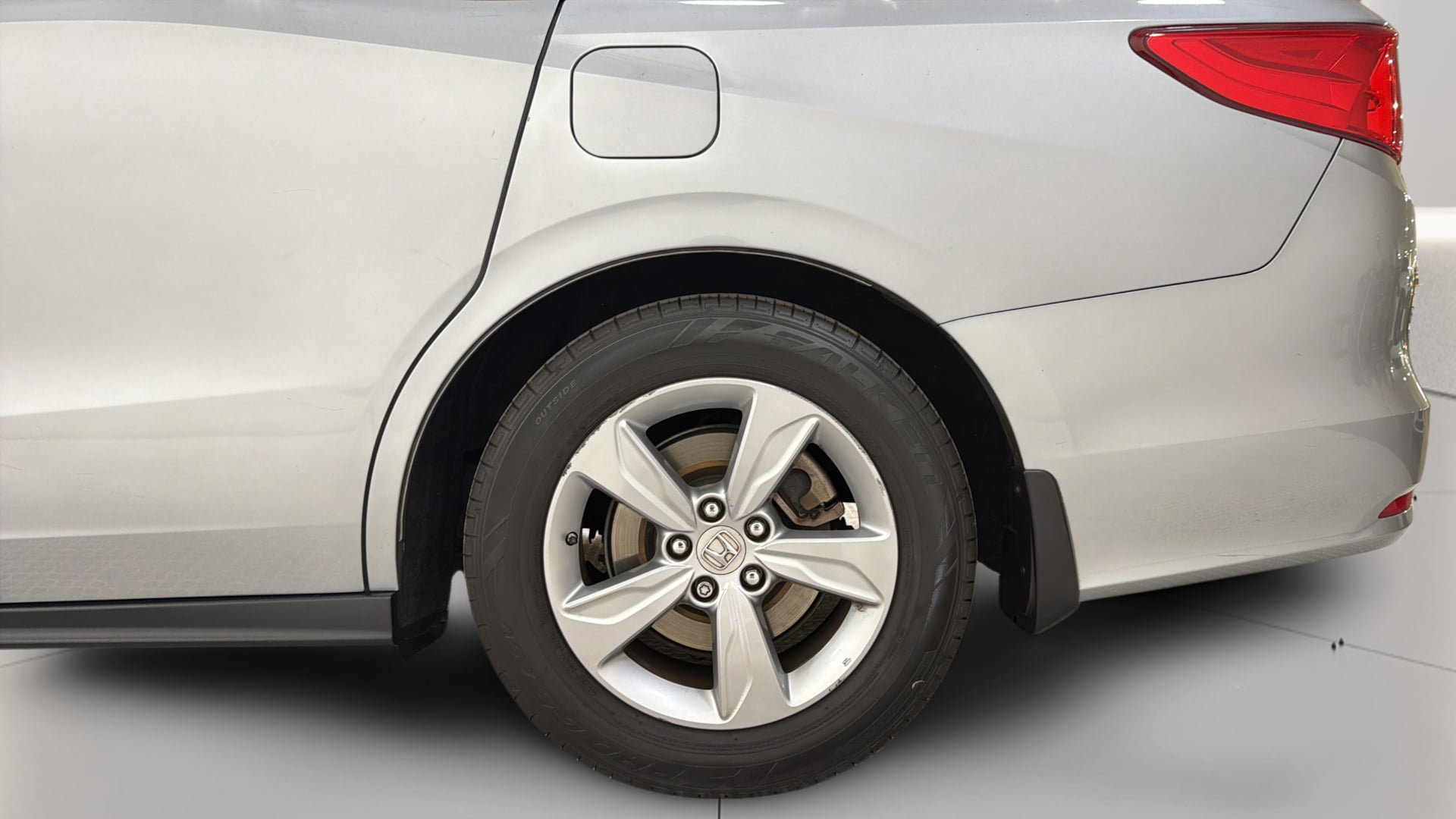 Used 2018 Honda Odyssey EX image 37
