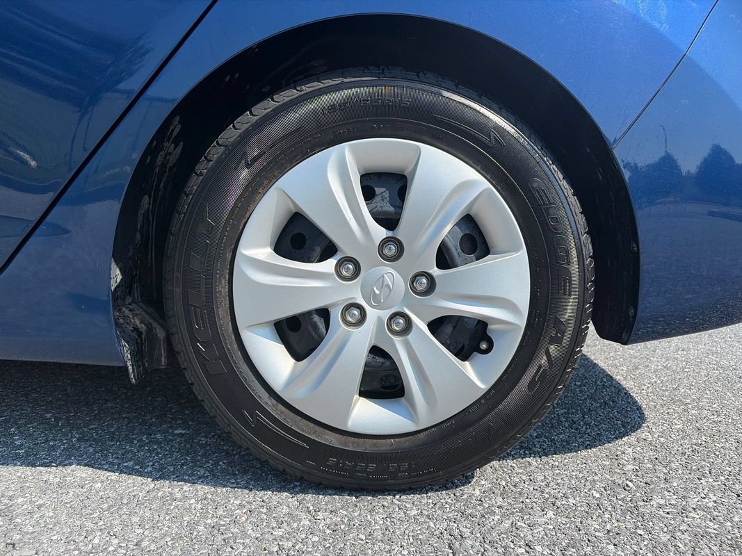 Used 2016 Hyundai Elantra SE FWD image 31