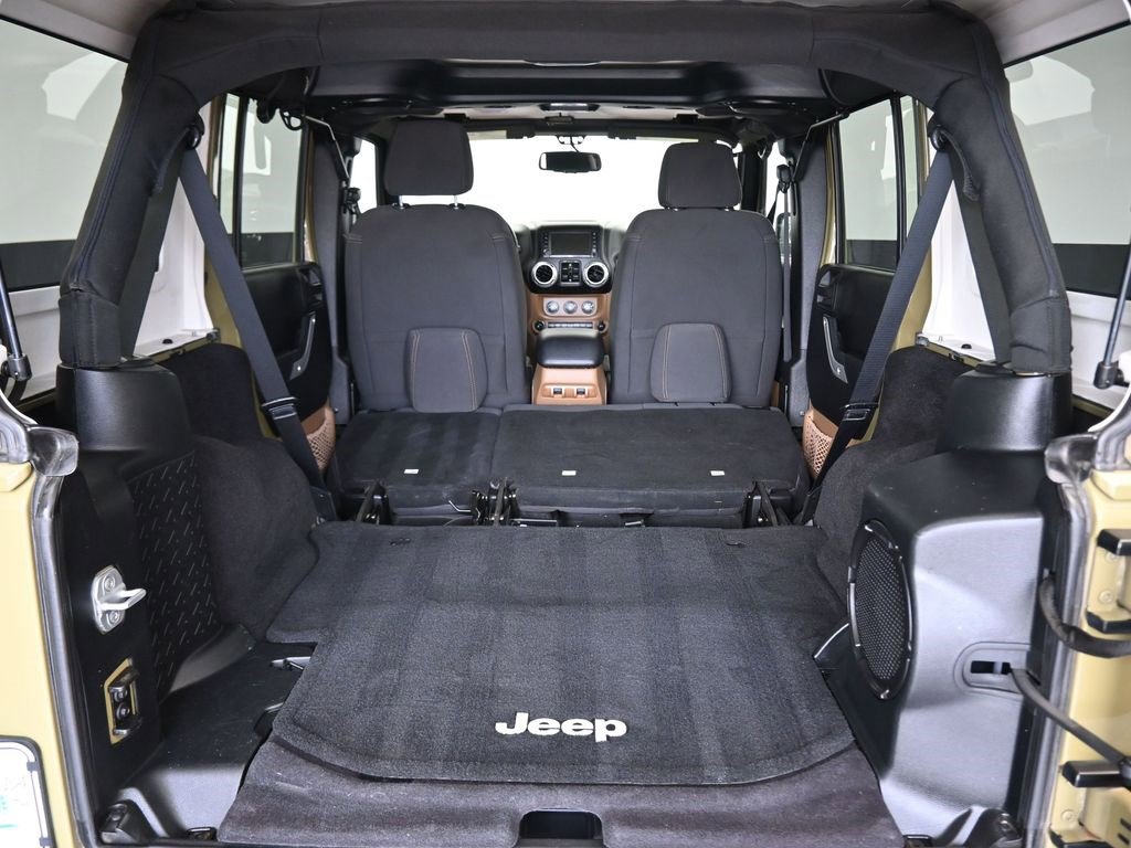 Used 2013 Jeep Wrangler Unlimited Sahara w/ Connectivity Group image 35