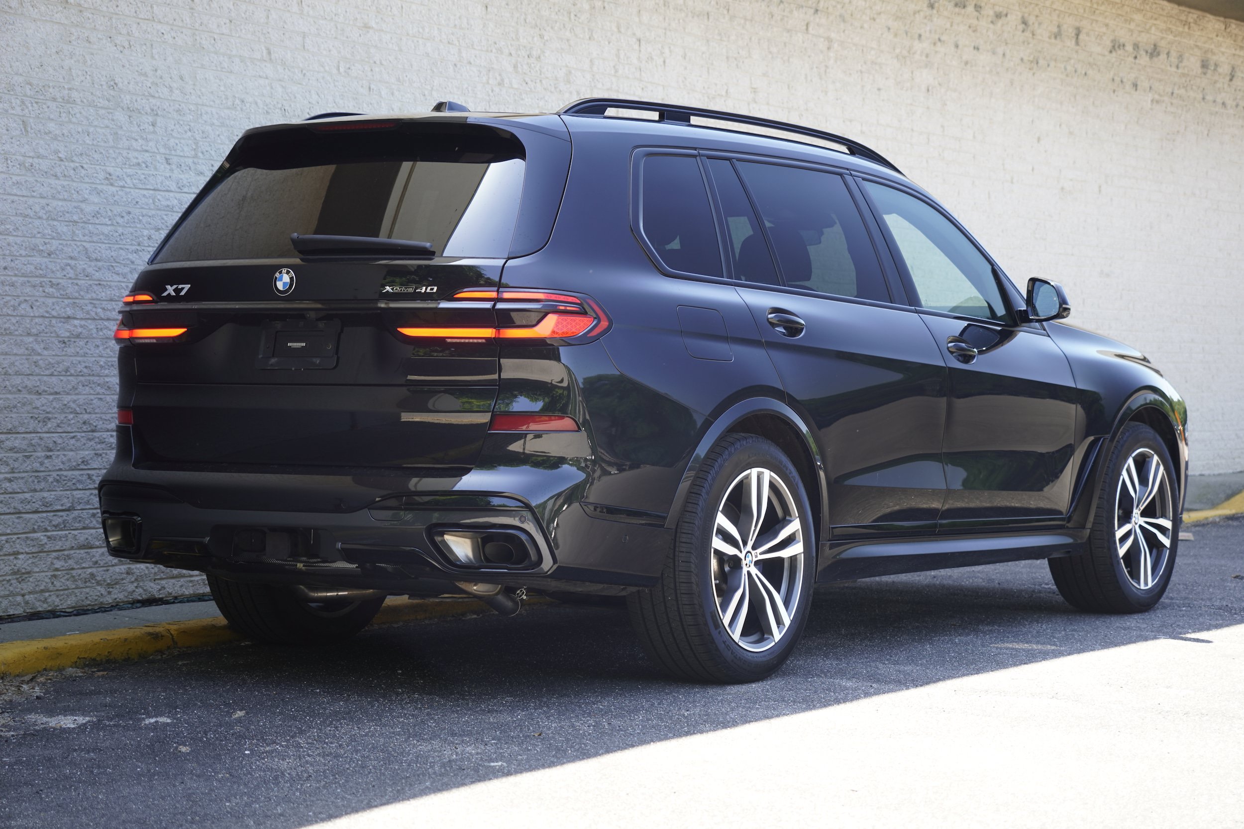Used 2024 BMW X7 xDrive40i w/ M Sport Package AWD/4WD image 7