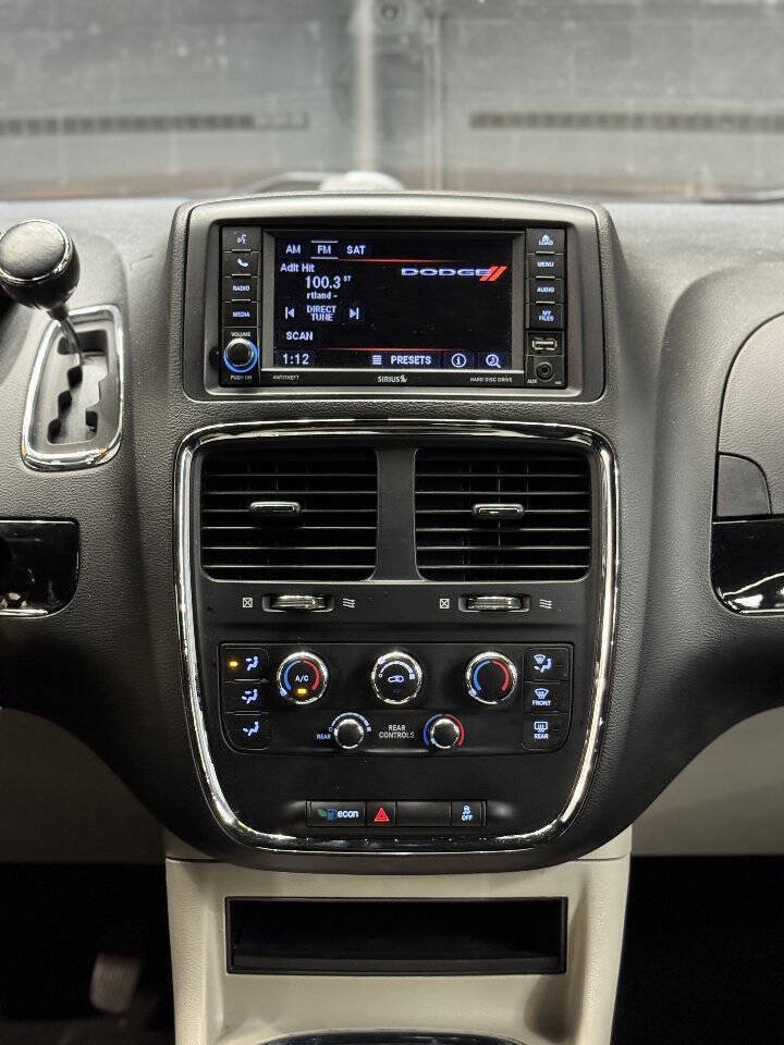 Used 2018 Dodge Grand Caravan SXT FWD image 12