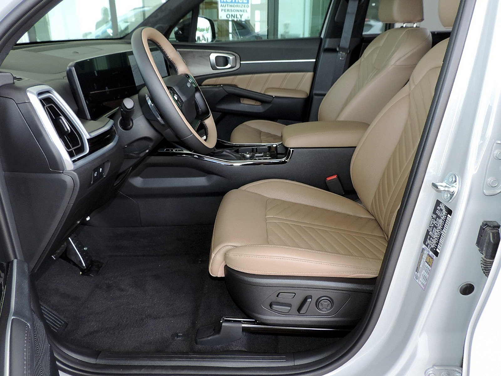 Used 2026 Kia Sorento SX Prestige w/ Olive Brown Leather Package AWD/4WD image 14