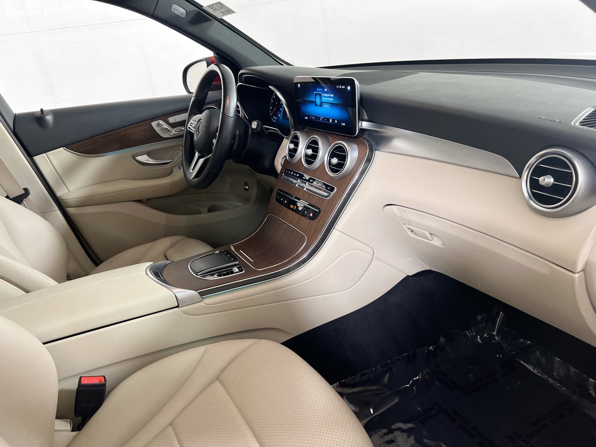 Used 2021 Mercedes-Benz GLC 300 4MATIC w/ Premium Package image 28