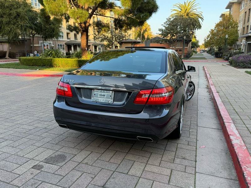 Used 2010 Mercedes-Benz E 550 Sedan image 9