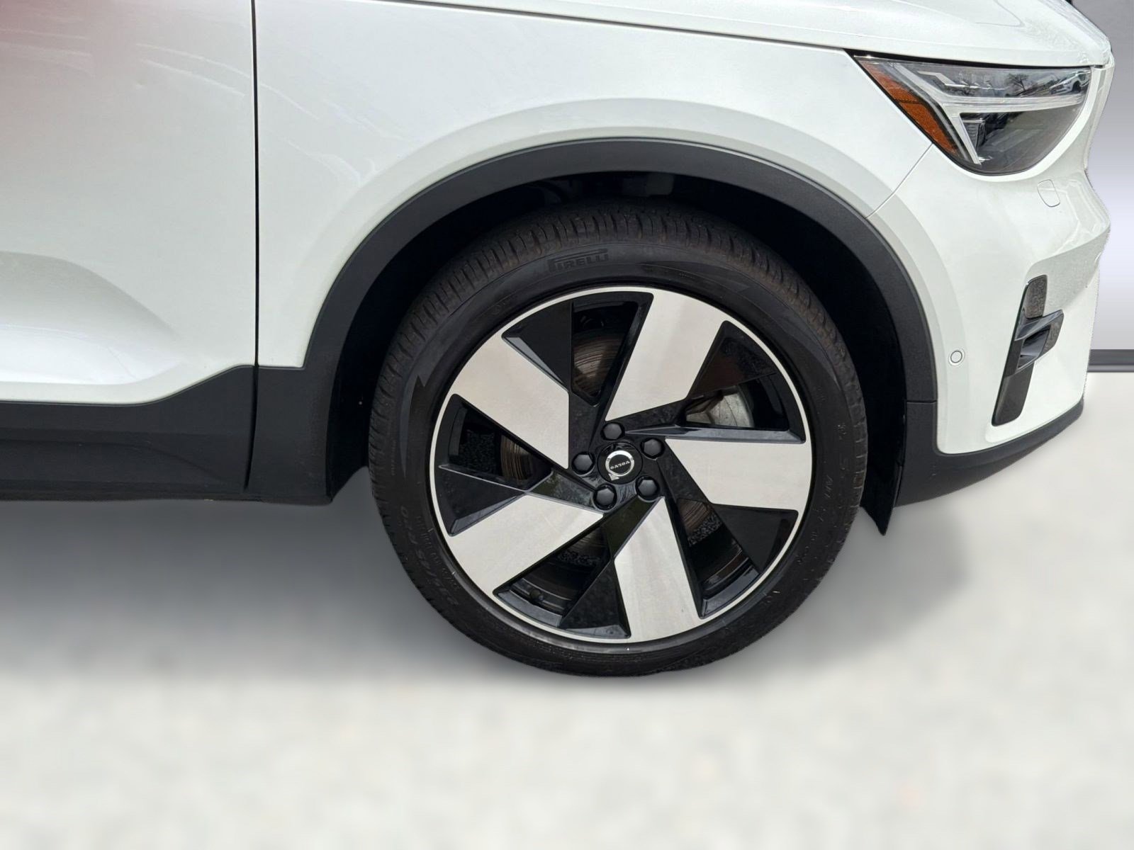 Certified 2023 Volvo C40 P8 Recharge Ultimate w/ Protection Package Premier image 11