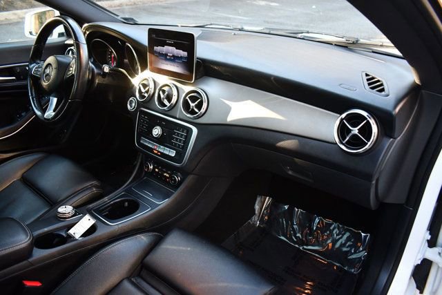 Used 2019 Mercedes-Benz CLA 250 4MATIC w/ Premium Package image 31