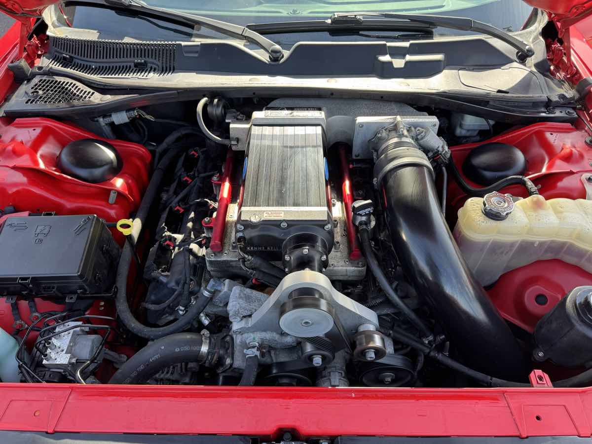 Used 2015 Dodge Challenger SRT image 43