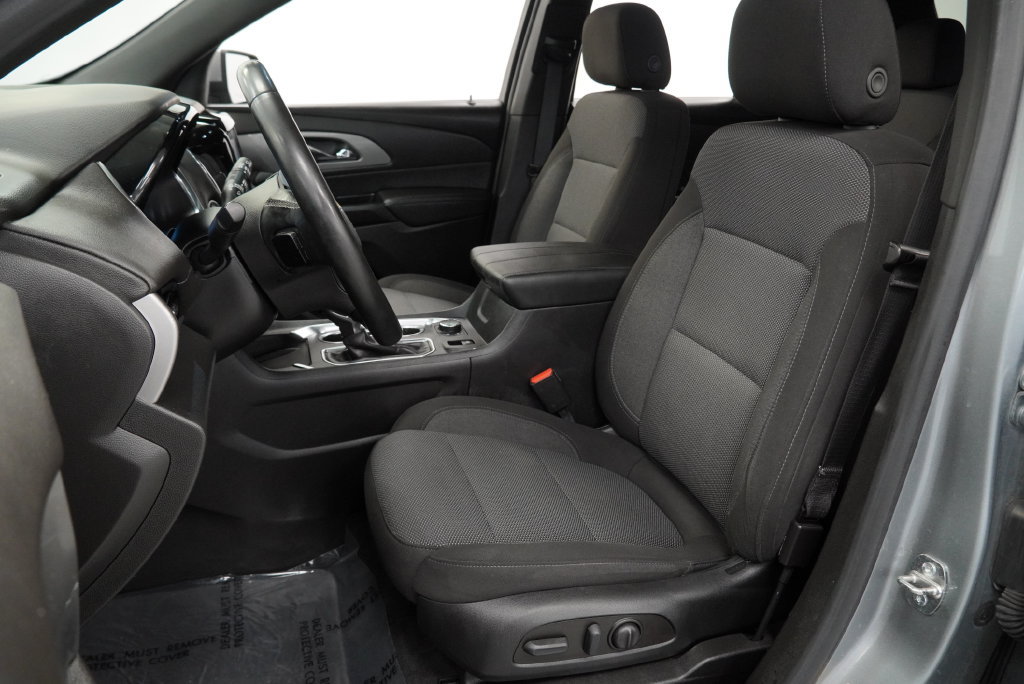Used 2023 Chevrolet Traverse LT FWD image 4