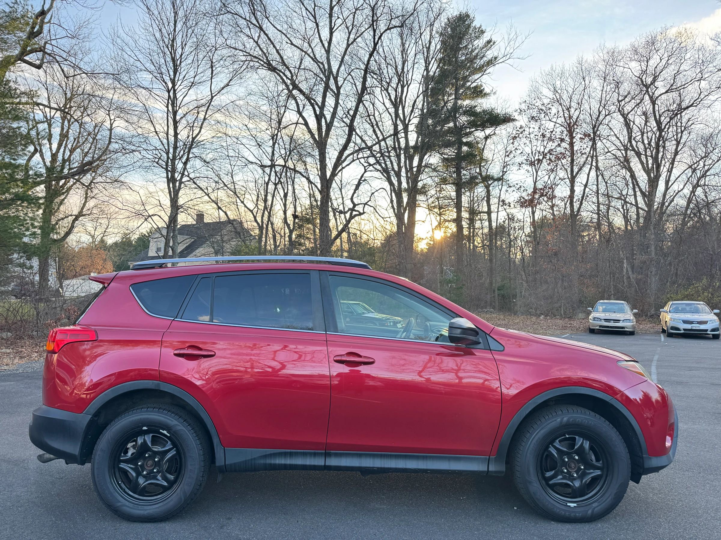 Used 2015 Toyota RAV4 LE image 4