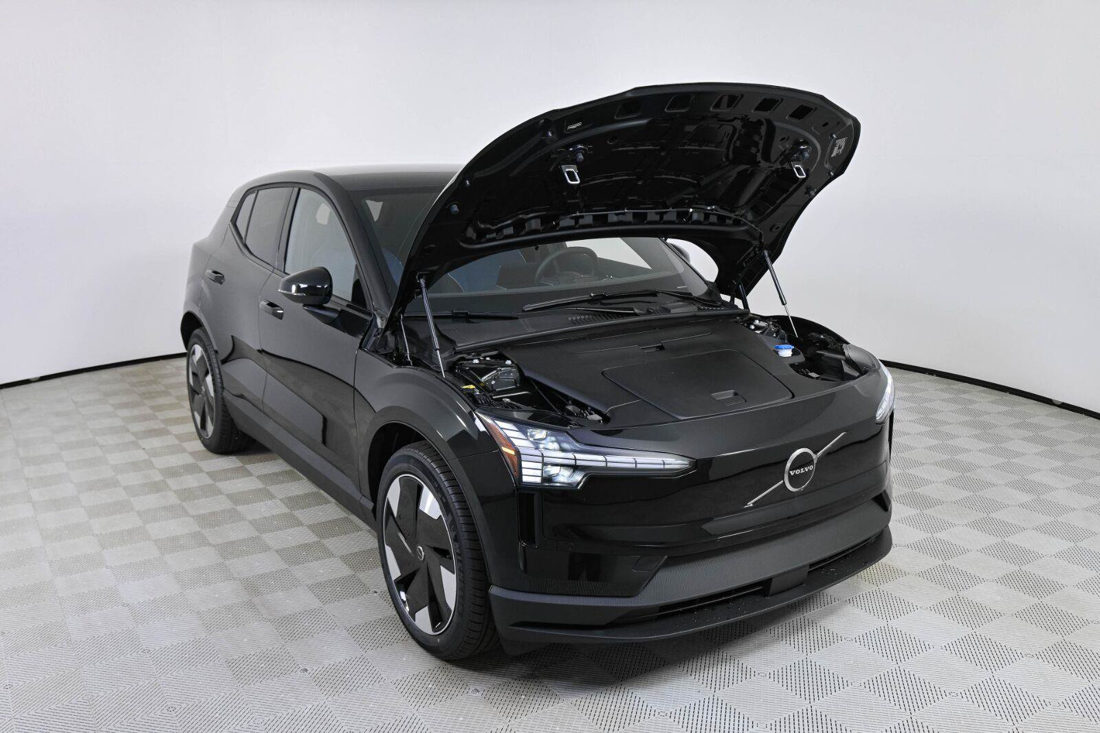 New 2026 Volvo EX30 Plus w/ Protection Package Premier AWD/4WD image 31