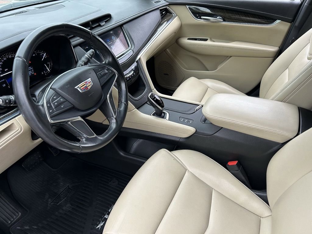Used 2019 Cadillac XT5 AWD image 16