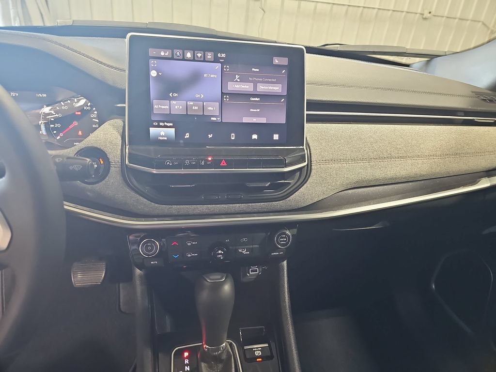 Used 2024 Jeep Compass Latitude AWD/4WD image 19