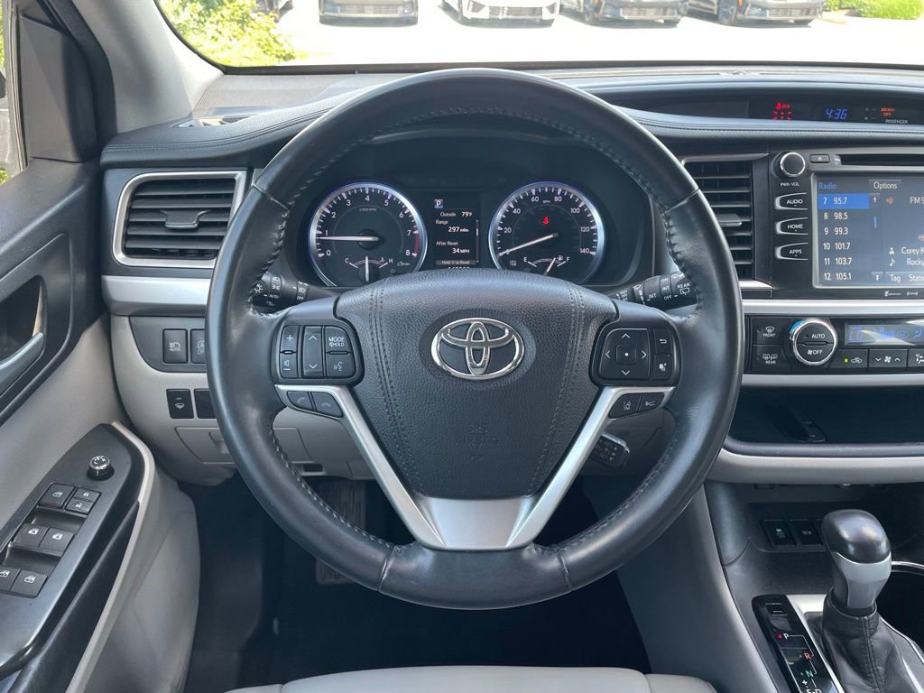 Used 2017 Toyota Highlander XLE FWD image 82