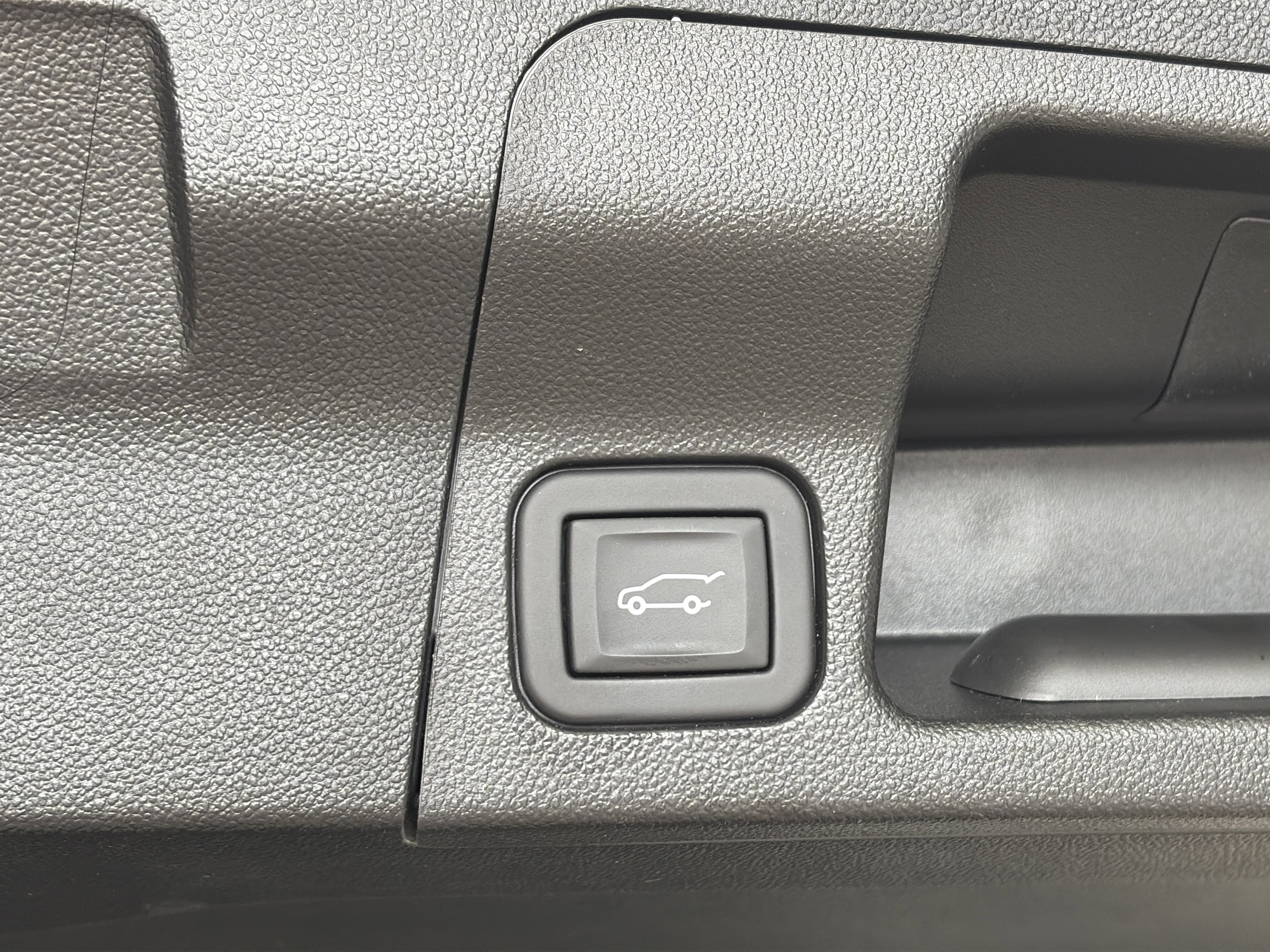 Used 2023 GMC Acadia SLT w/ Preferred Package AWD/4WD image 16