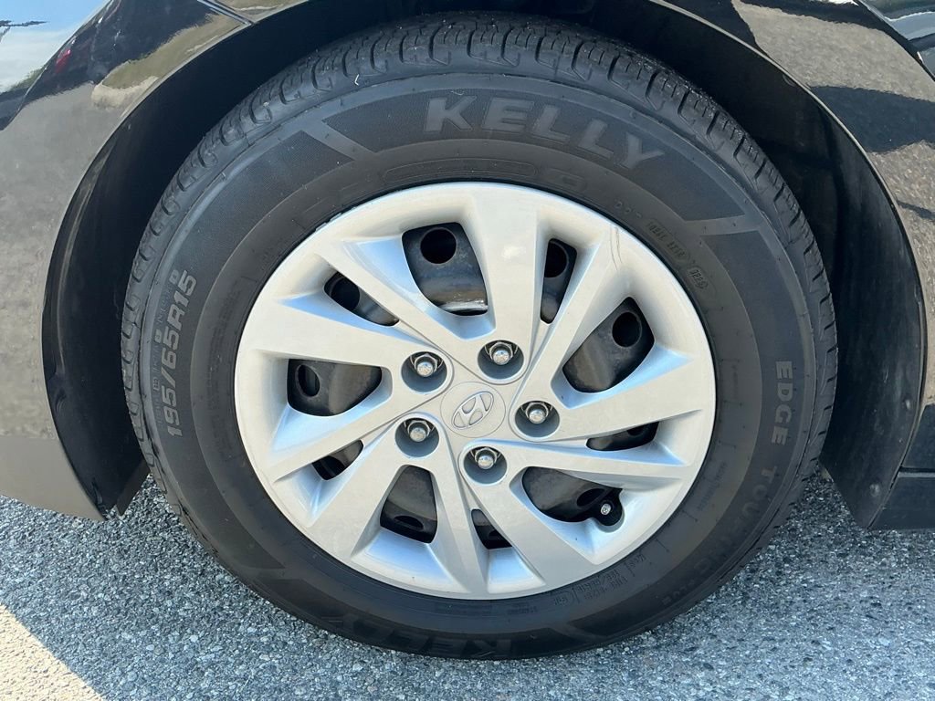 Used 2020 Hyundai Elantra SE image 20