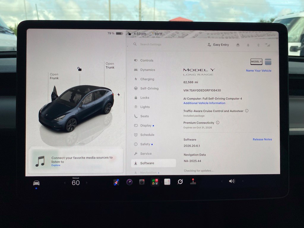 Used 2024 Tesla Model Y 2WD image 4