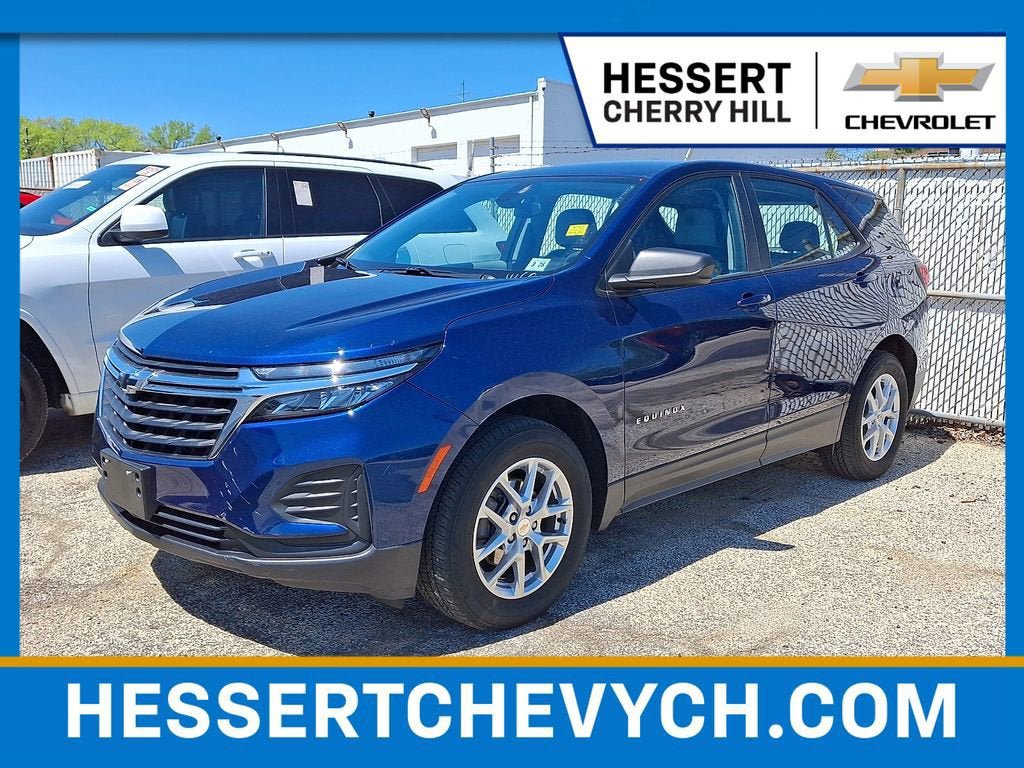 Certified 2022 Chevrolet Equinox LS AWD/4WD image 1
