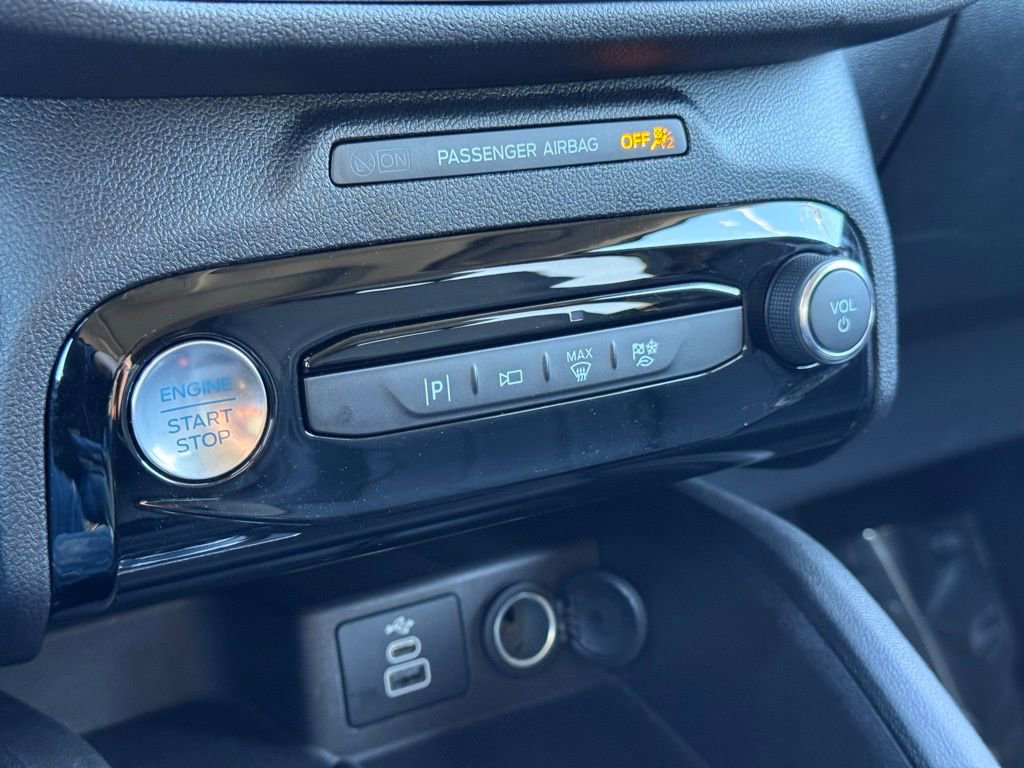 Used 2025 Ford Escape SE w/ PHEV Premium Package FWD image 14