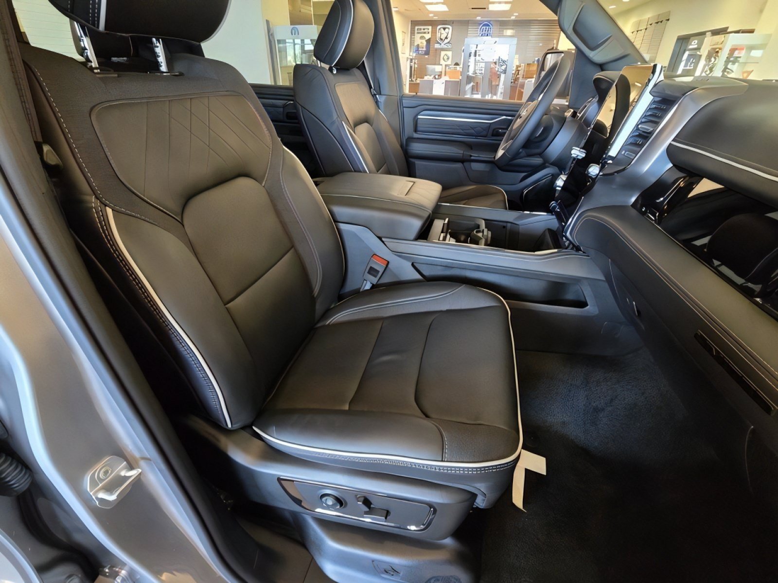 New 2026 RAM 1500 Limited AWD/4WD image 22