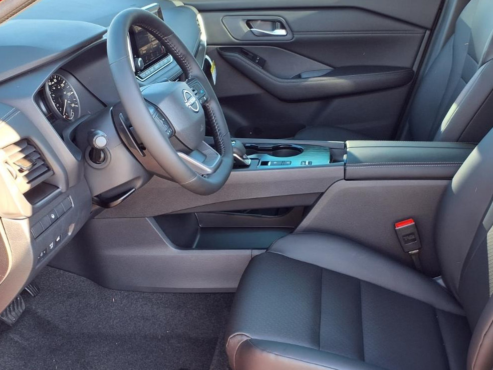 New 2026 Nissan Rogue Dark Armor FWD image 10