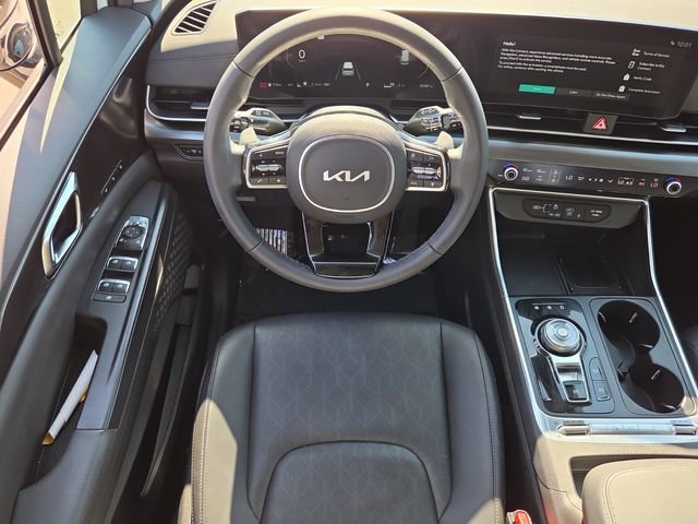 Used 2025 Kia Carnival SX w/ SX Dark Edition Package FWD image 15