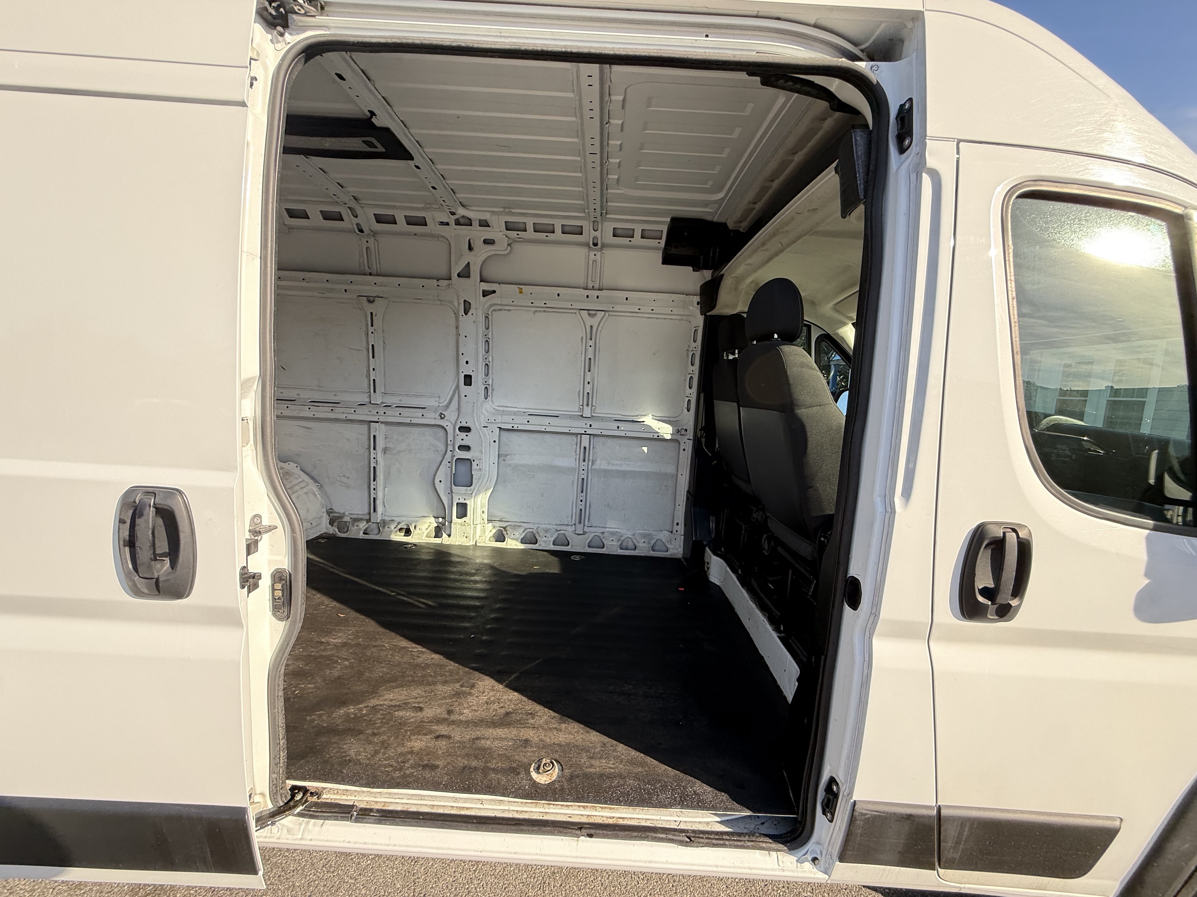 Used 2023 RAM ProMaster 2500 FWD image 30
