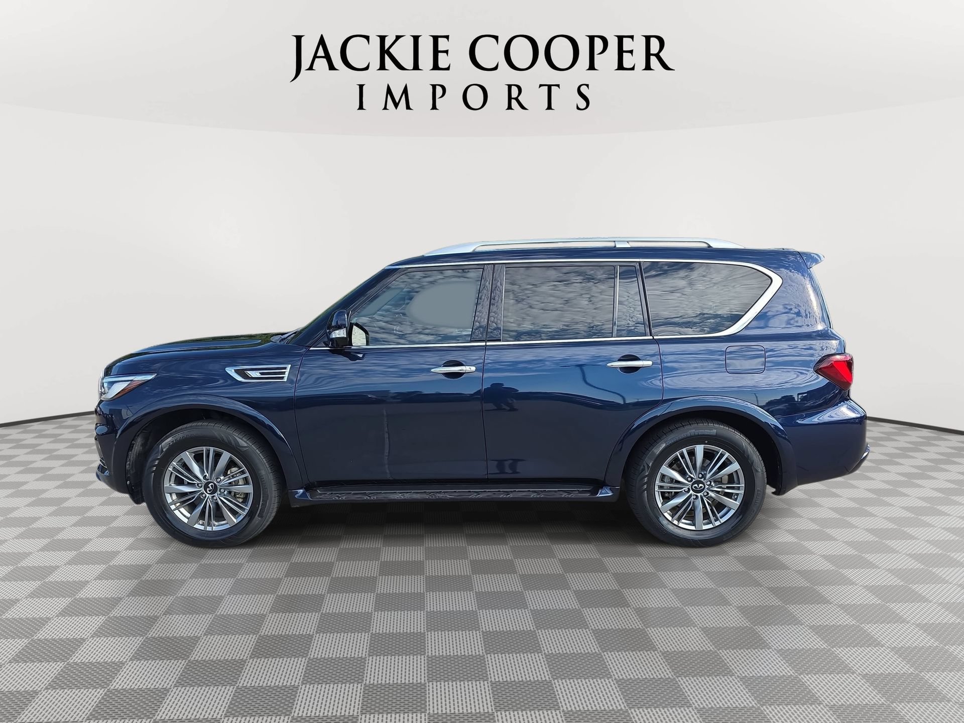 Used 2022 INFINITI QX80 Luxe w/ Cargo Package AWD/4WD image 8