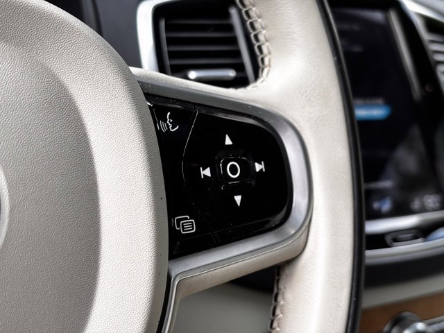 Used 2021 Volvo XC90 T6 Momentum image 11