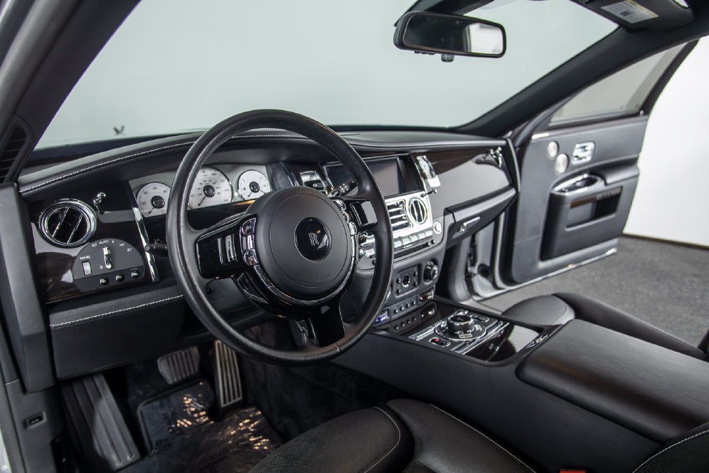 Used 2019 Rolls-Royce Ghost RWD image 7