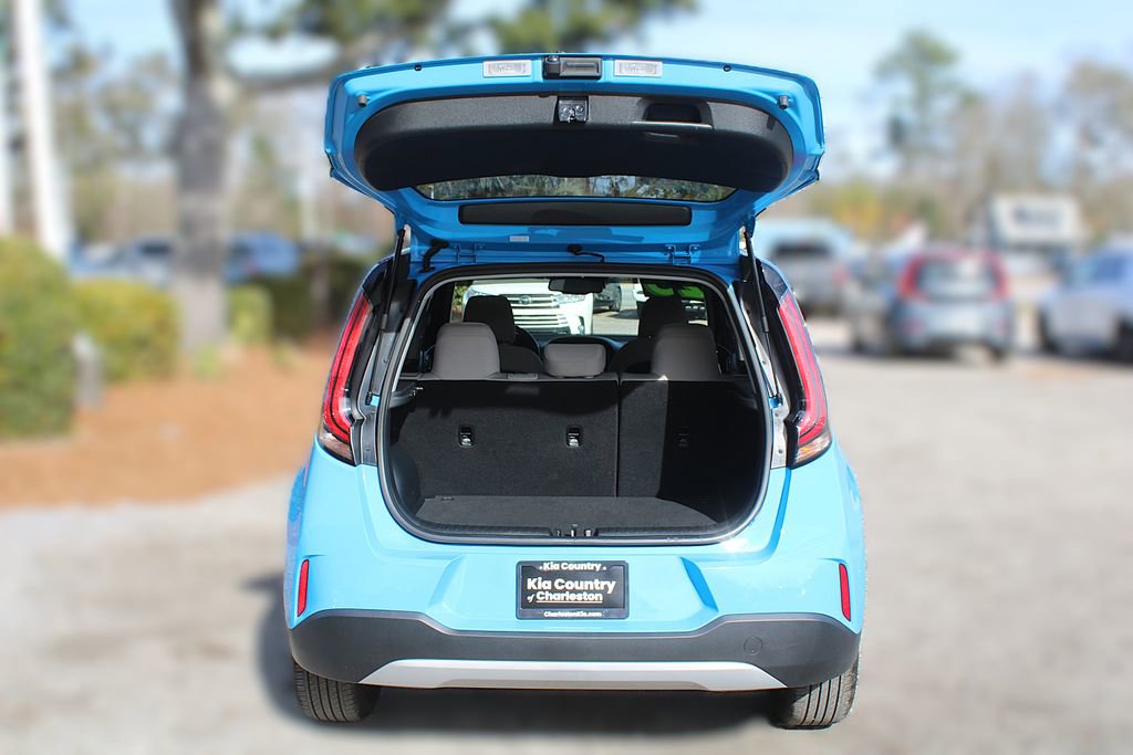 Certified 2025 Kia Soul EX image 9