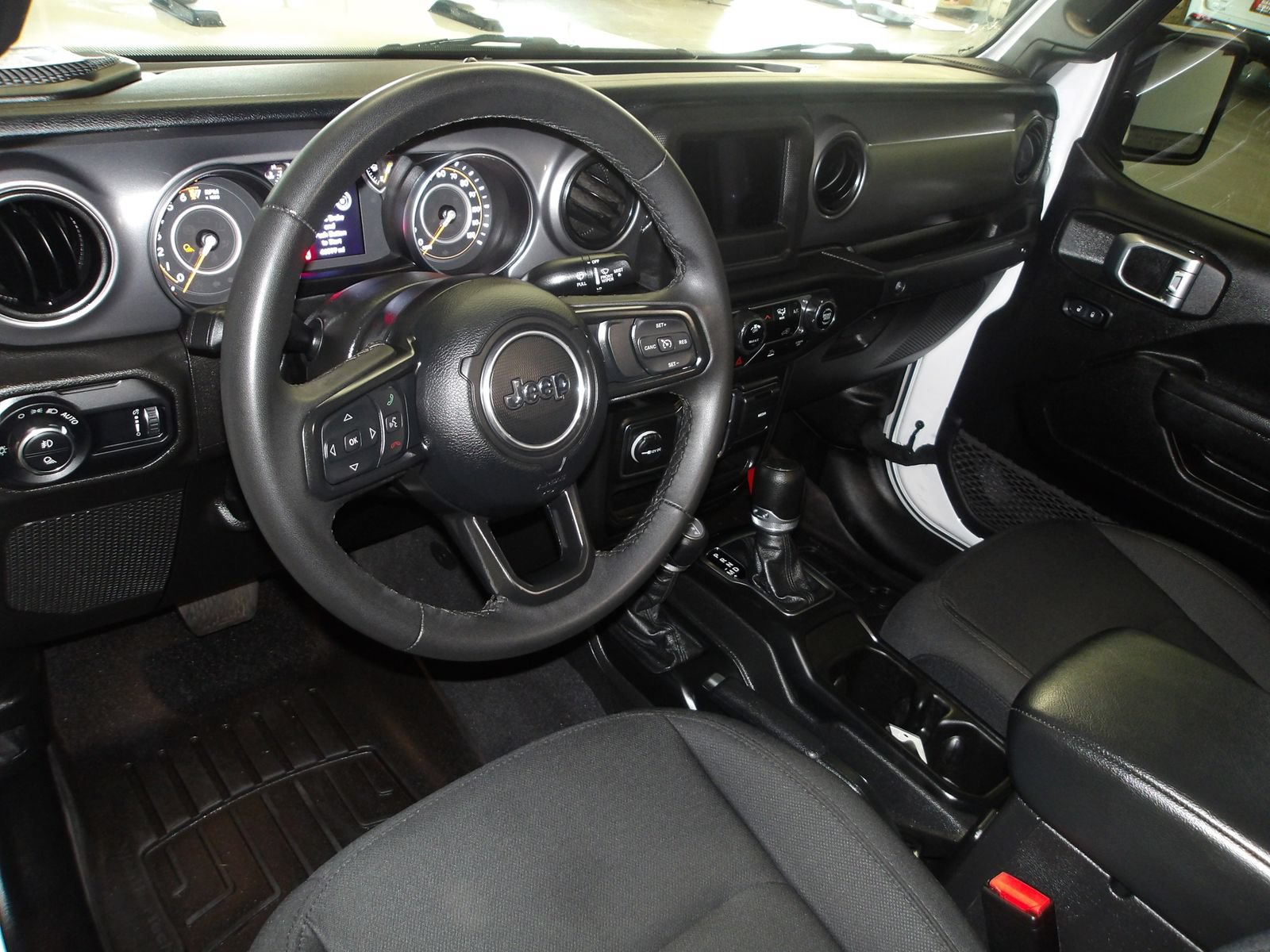 Used 2023 Jeep Gladiator Sport AWD/4WD image 9