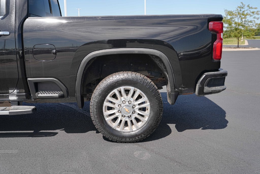 Used 2022 Chevrolet Silverado 3500 High Country w/ Z71 Off-Road Package AWD/4WD image 9
