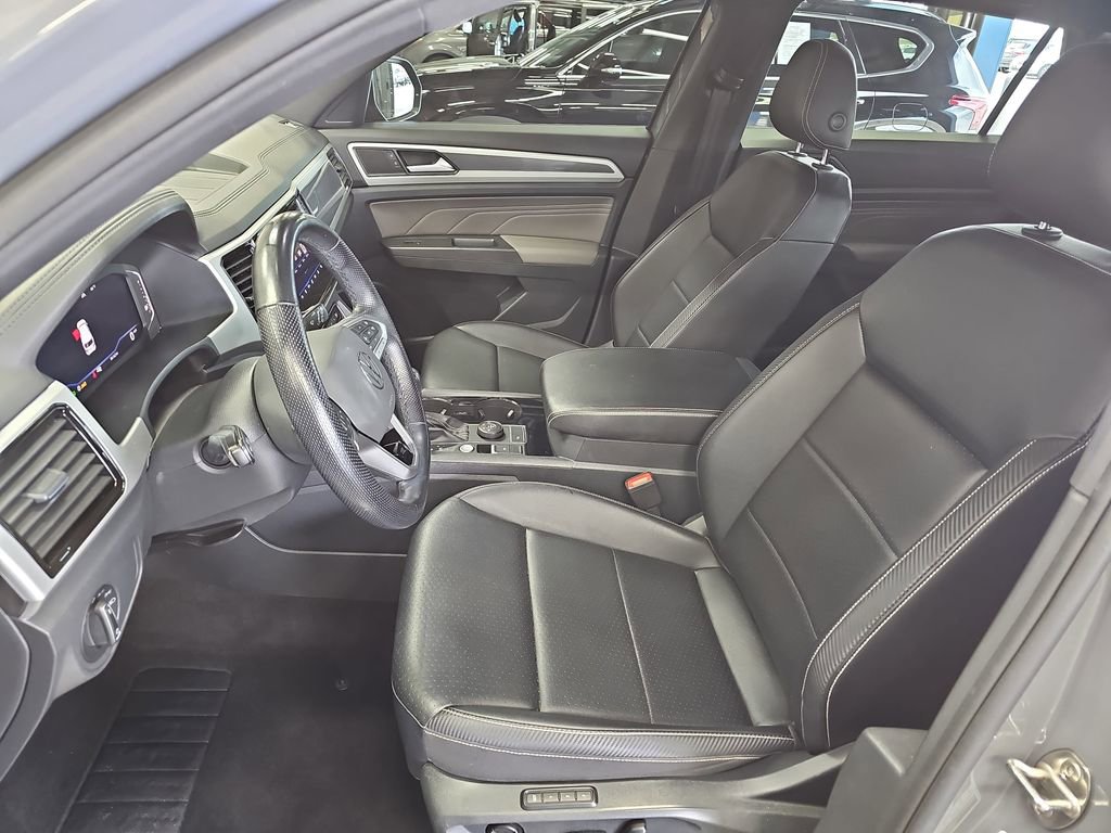 Used 2022 Volkswagen Atlas Cross Sport SEL R-Line AWD/4WD image 15